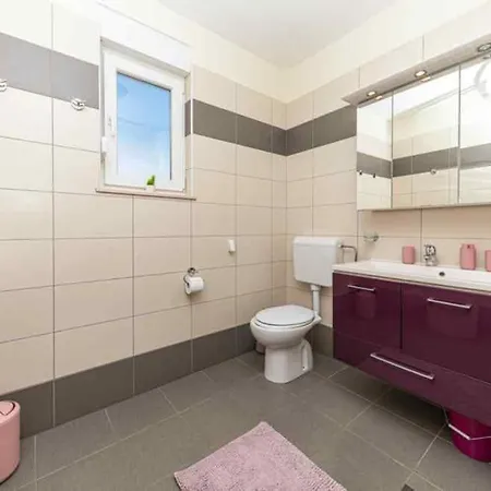 Marina Apartment *