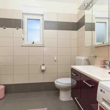Apartament Marina